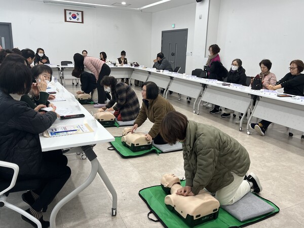 서농동 통장협의회가 지난 8일 심폐소생술 교육을 했다.